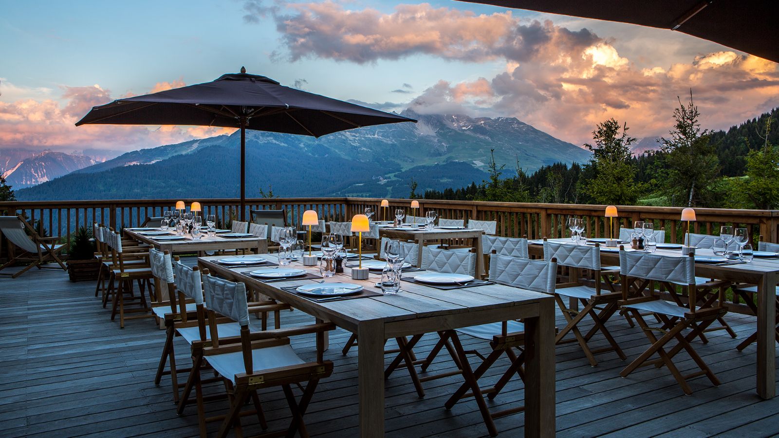 Luxury-Ski-Chalet-Meribel-Refuge-De-La-Traye-Oxford-Ski-Outside-Dining.jpg