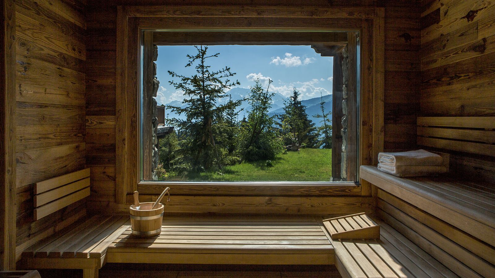 Luxury-Ski-Chalet-Meribel-Refuge-De-La-Traye-Oxford-Ski-Sauna.jpg