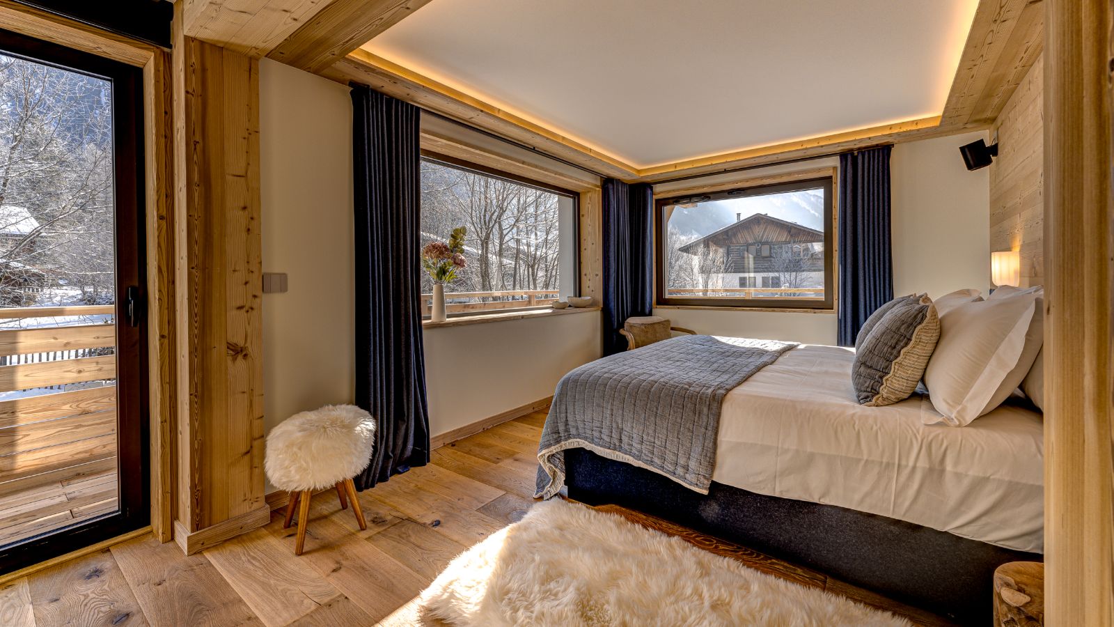 Luxury-Ski-Chalet-Chamonix-Chalet-Josephone-Oxford-Ski-Bedroom (5).jpg