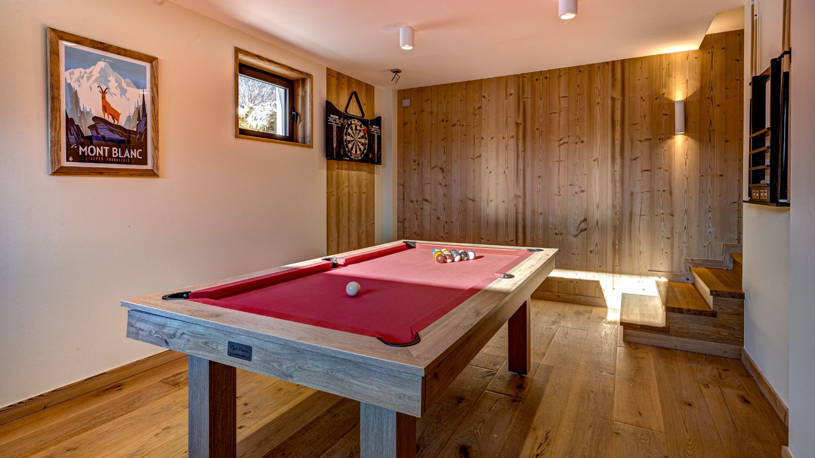 Luxury-Ski-Chalet-Chamonix-Chalet-Josephone-Oxford-Ski-Games-Room.jpg