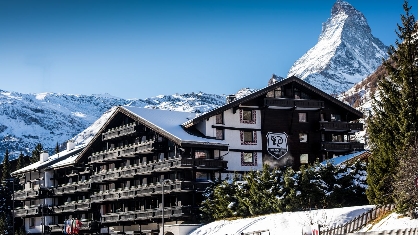 luxury-ski-hotels-zermatt-alpenhof-oxford-ski-external (2).jpg
