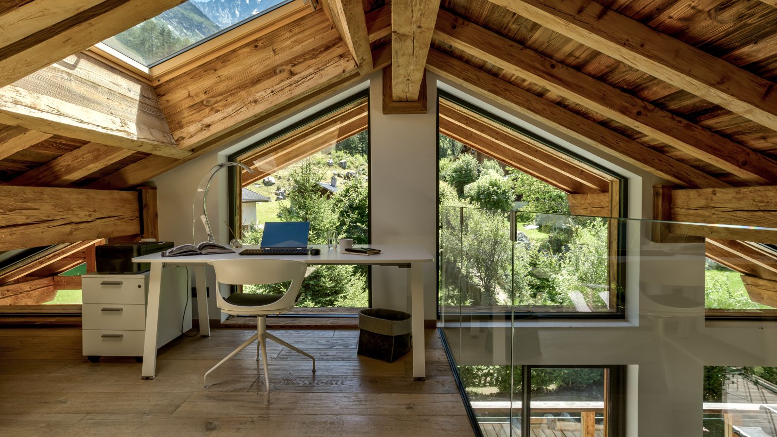 Chalet Black Stone-Mezzaine- Luxury Ski Chalet- Oxford Ski Company (1).jpg