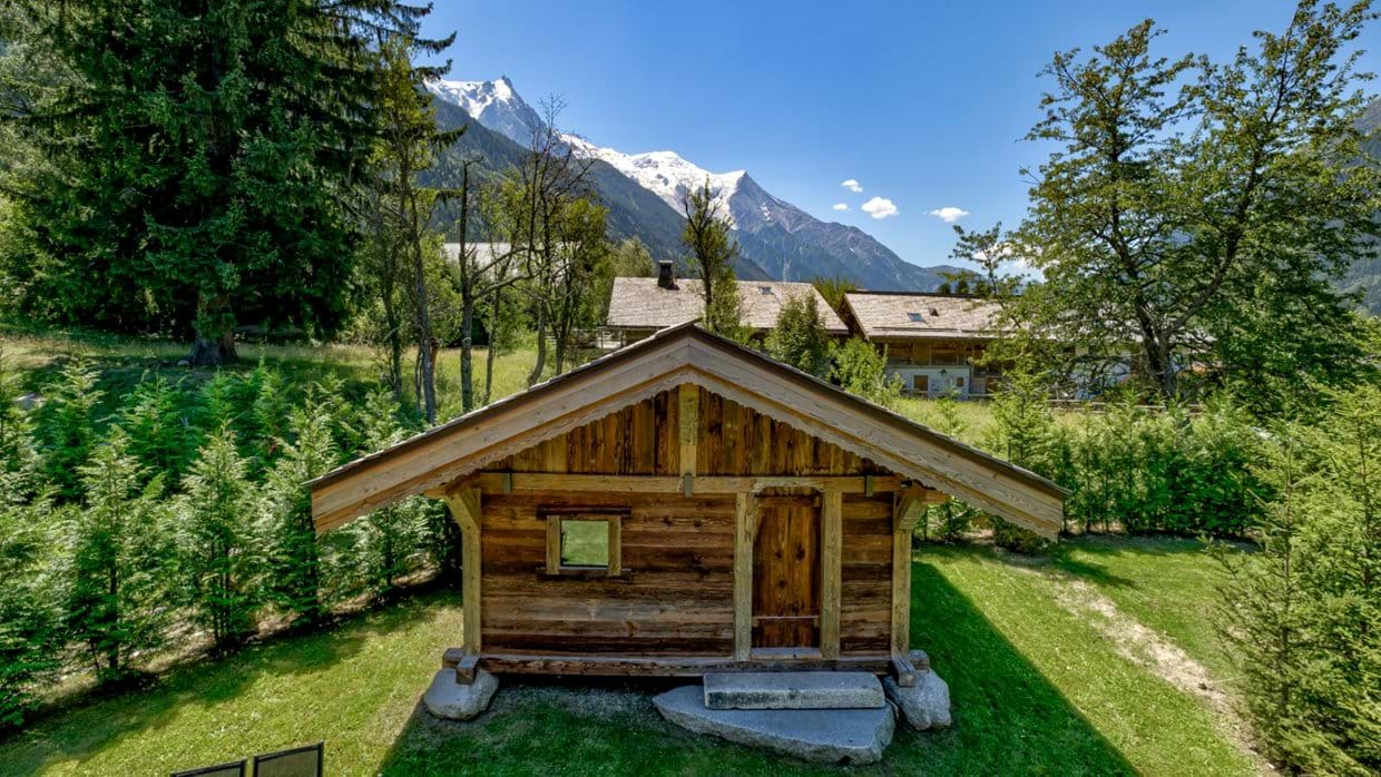 Chalet Black Stone- Exterior 4- Luxury Ski Chalet- Oxford Ski Company (1).jpg