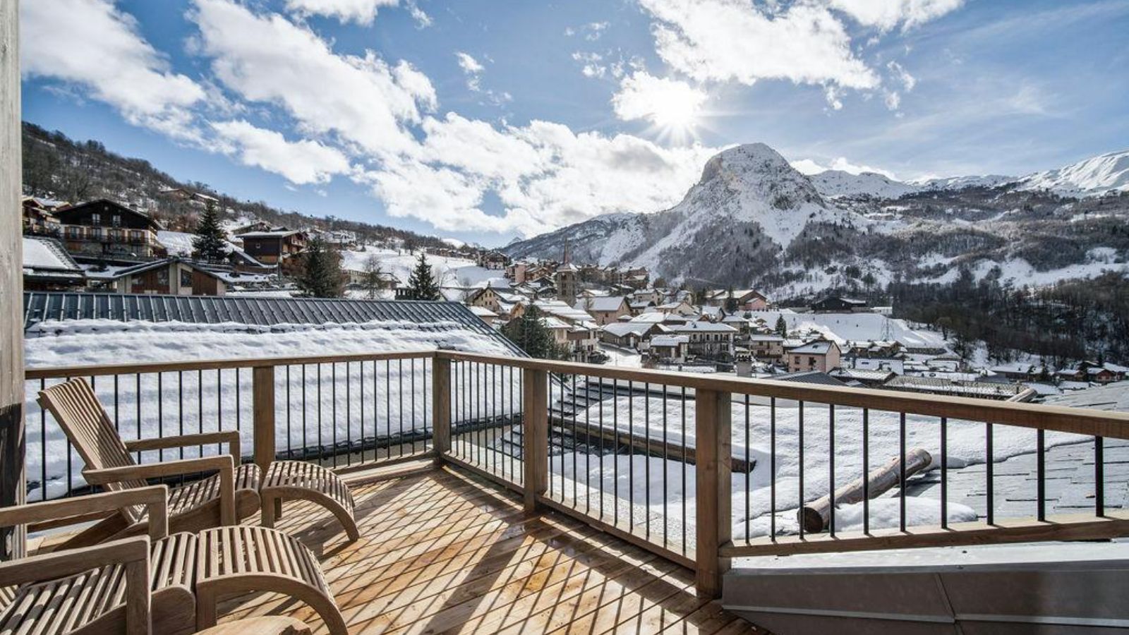 Luxury-Ski-Chalet-St-Martin-de-Belleville-Chalet-Escapade-Oxford-Ski-Terrace.jpg
