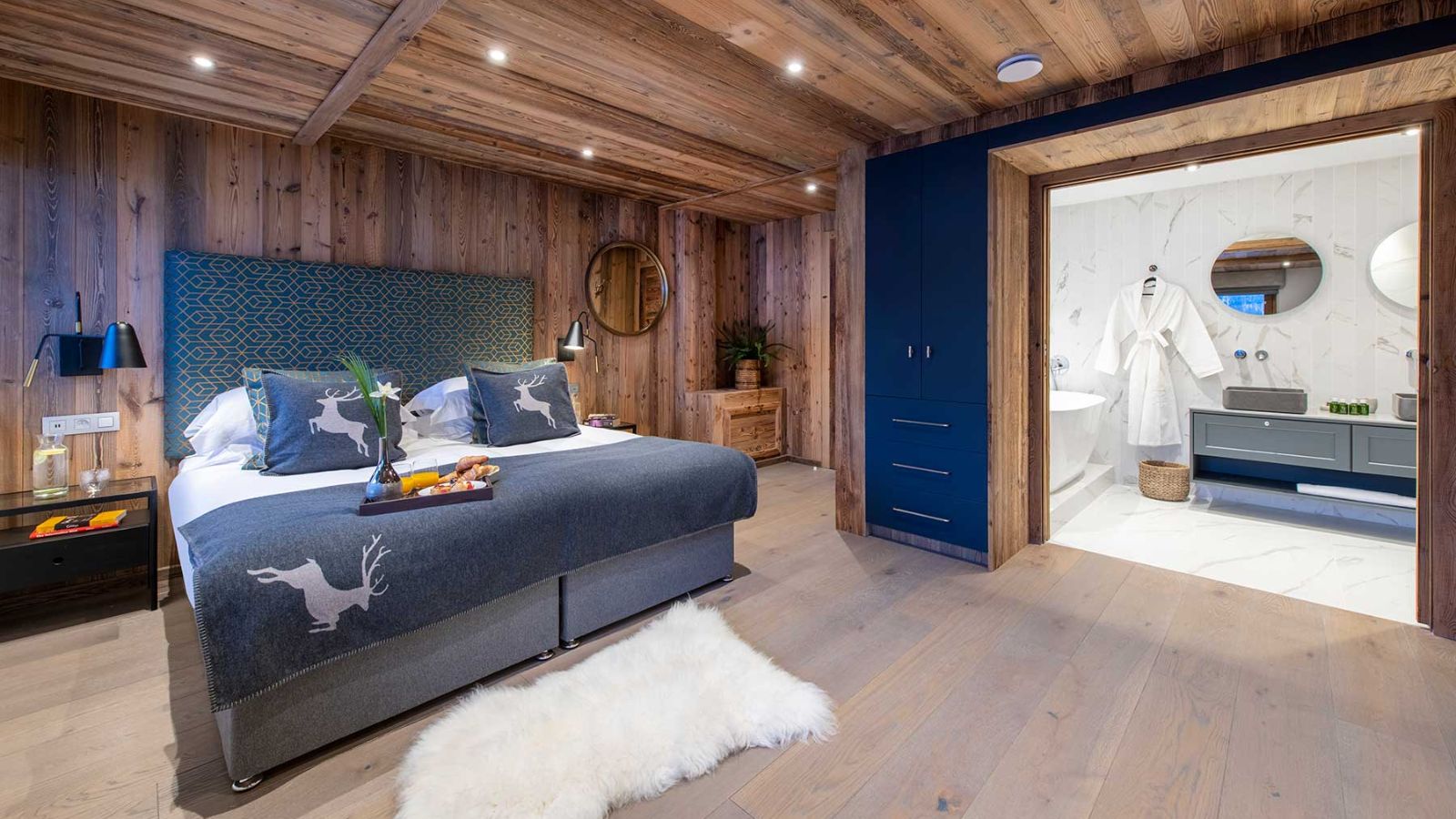 Luxury-ski-chalet-morzine-goldilocks & three bears-oxford-ski-bedroom (2).jpg