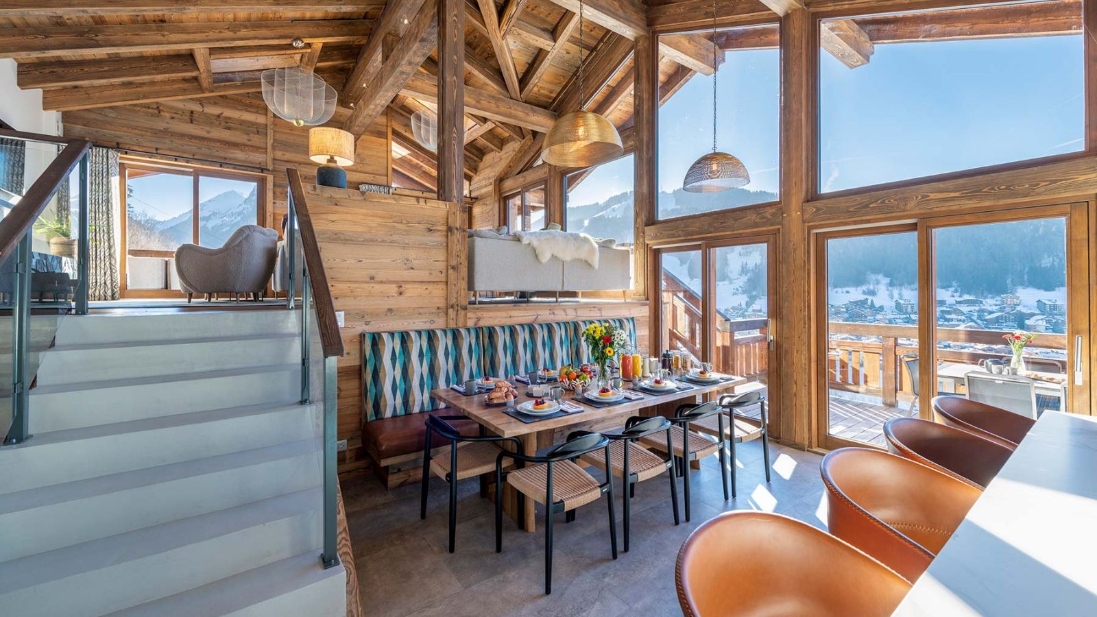 Luxury-ski-chalet-morzine-goldilocks & three bears-oxford-ski-dining area.jpg
