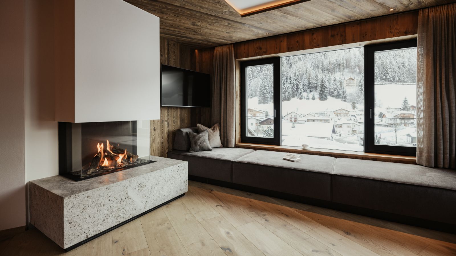 Luxury-Ski-Chalet-Val-Gardena-Chalet-Mile-Oxford-Ski-Fireplace.jpg