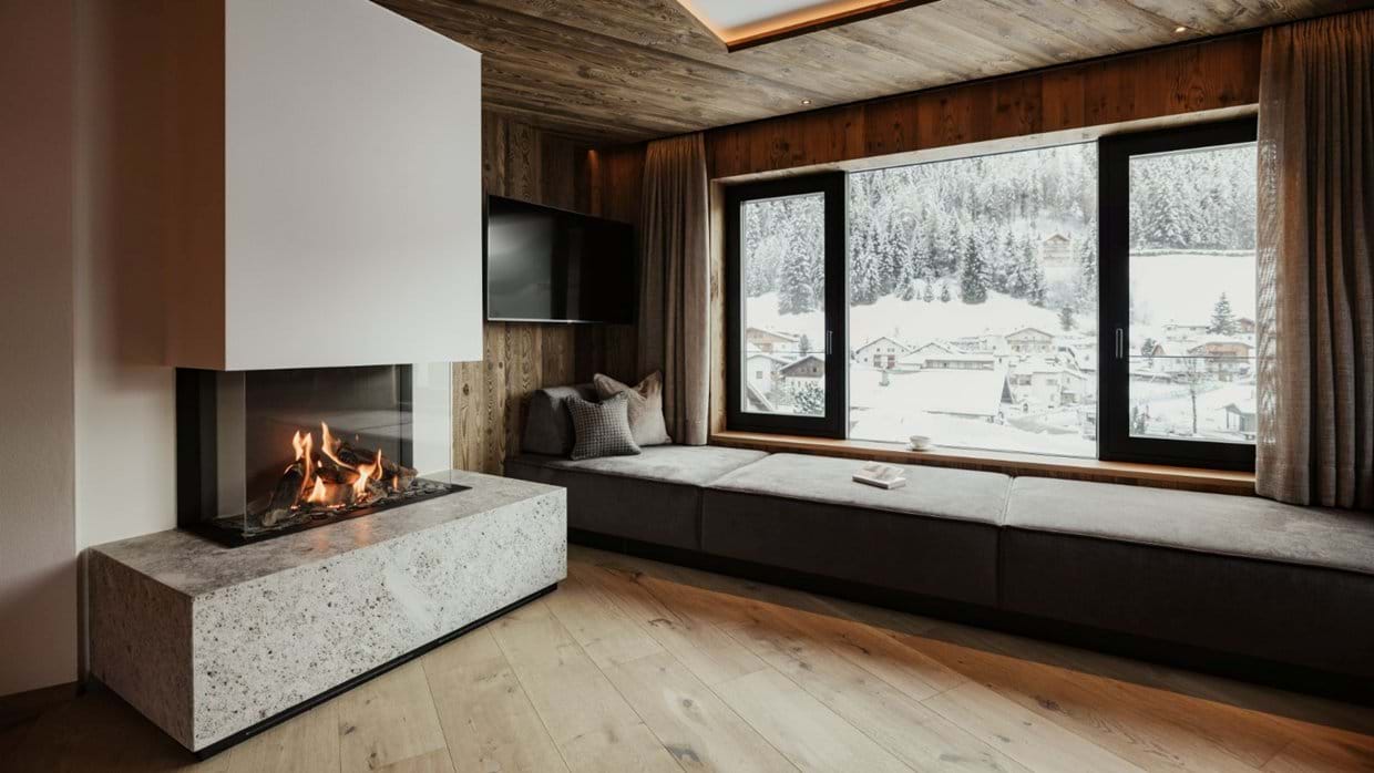 Luxury-Ski-Chalet-Val-Gardena-Chalet-Mile-Oxford-Ski-Fireplace.jpg
