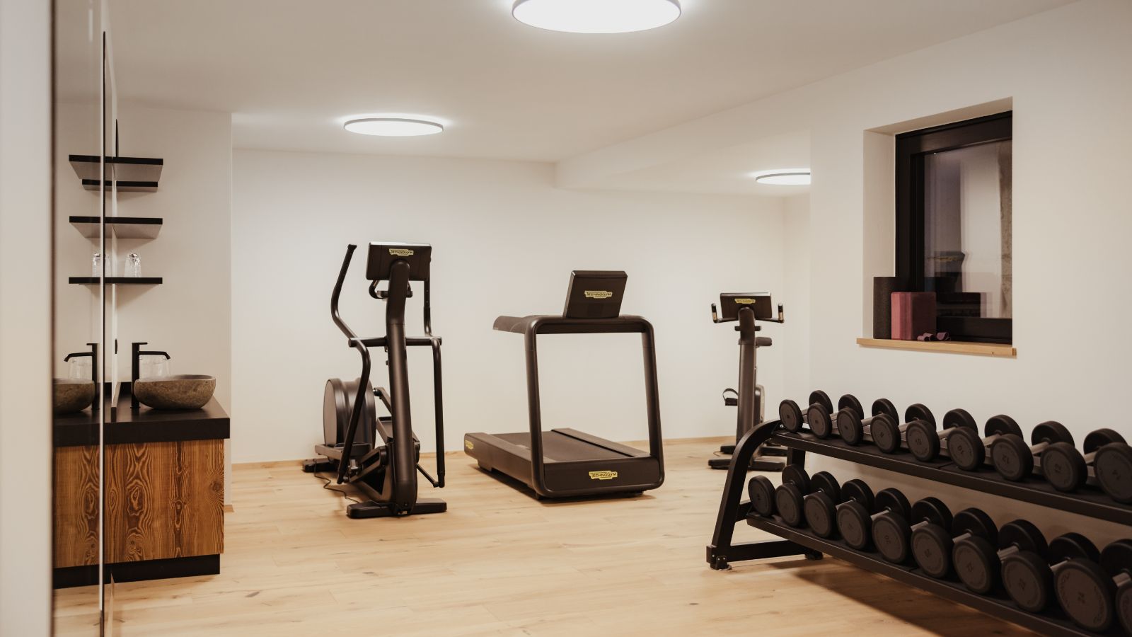 Luxury-Ski-Chalet-Val-Gardena-Chalet-Mile-Oxford-Ski-Gym.jpg