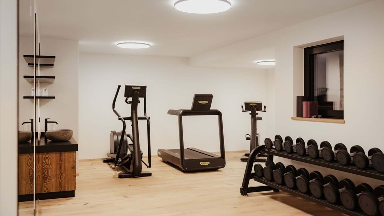 Luxury-Ski-Chalet-Val-Gardena-Chalet-Mile-2-Oxford-Ski-Gym.jpg