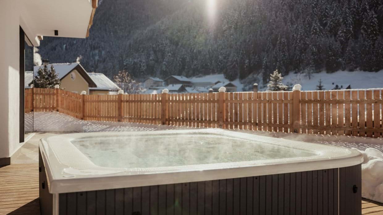 Luxury-Ski-Chalet-Val-Gardena-Chalet-Mile-2-Oxford-Ski-Jacuzzi2.jpg