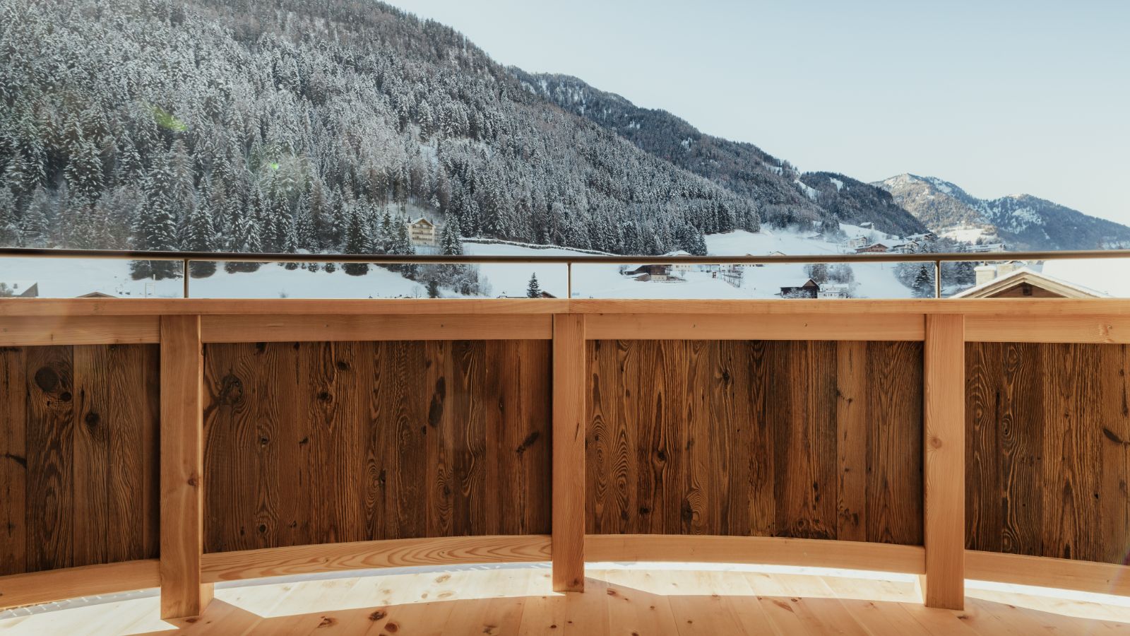 Luxury-Ski-Chalet-Val-Gardena-Chalet-Mile-2-Oxford-Ski-Terrace.jpg