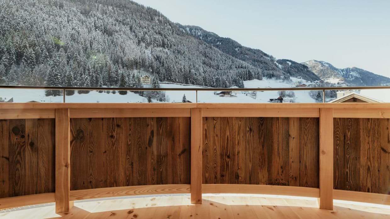 Luxury-Ski-Chalet-Val-Gardena-Chalet-Mile-2-Oxford-Ski-Terrace.jpg