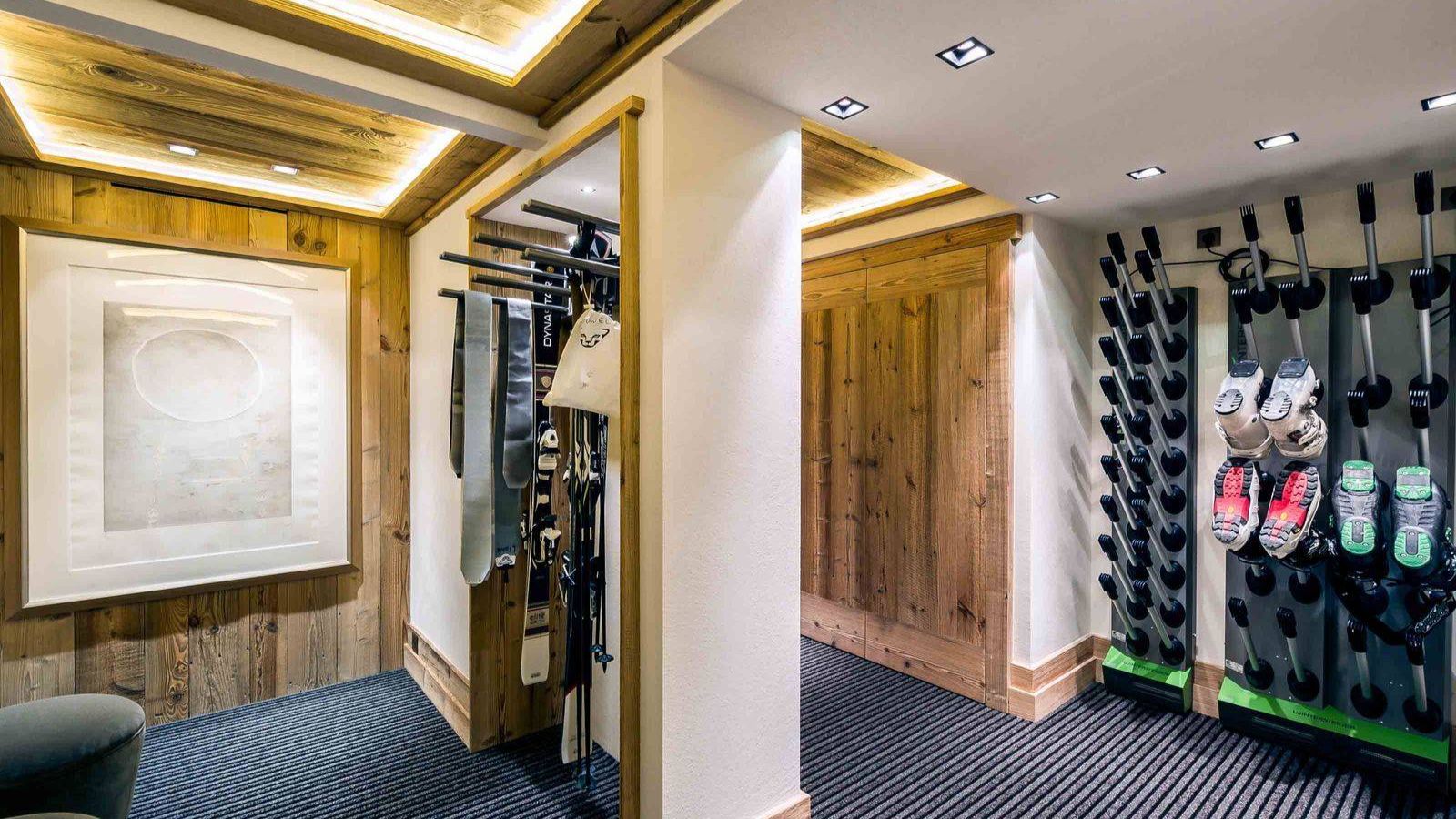 luxury-ski-chalets-courchevel-1850-cryst-ail-oxford-ski-ski-room.jpg