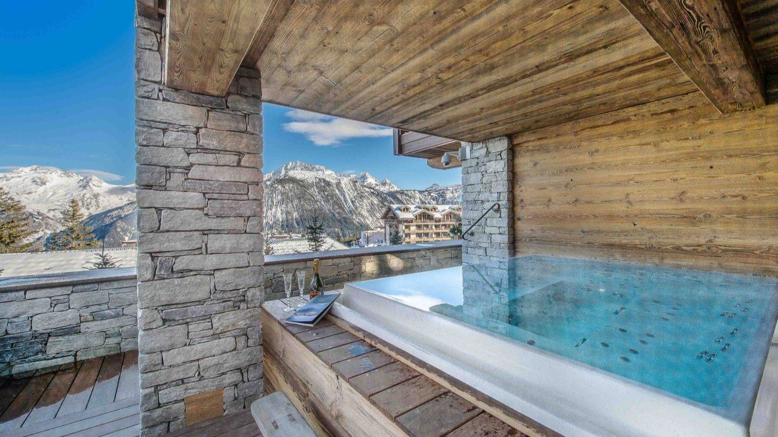 luxury-ski-chalets-courchevel-1850-cryst-ail-oxford-ski-hot-tub.jpg