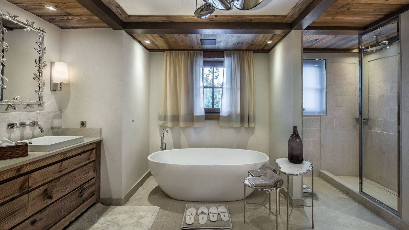 luxury-ski-chalets-courchevel-1850-cryst-ail-oxford-ski-bathroom (1).jpg