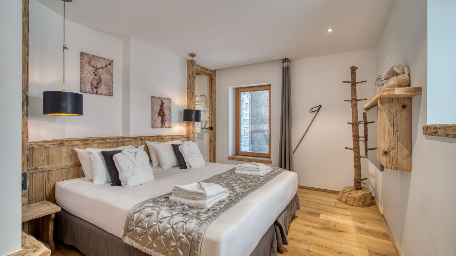 Chalet Sylvian- Bedroom 5-Luxury Ski Chalet- Oxford Ski Company.jpg