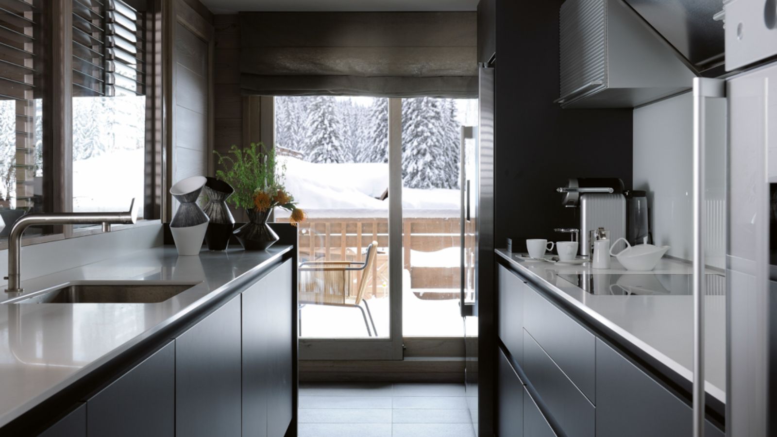 luxury-ski-chalets-courchevel-1850-apartment-amethyst-oxford-ski-kitchen.jpg