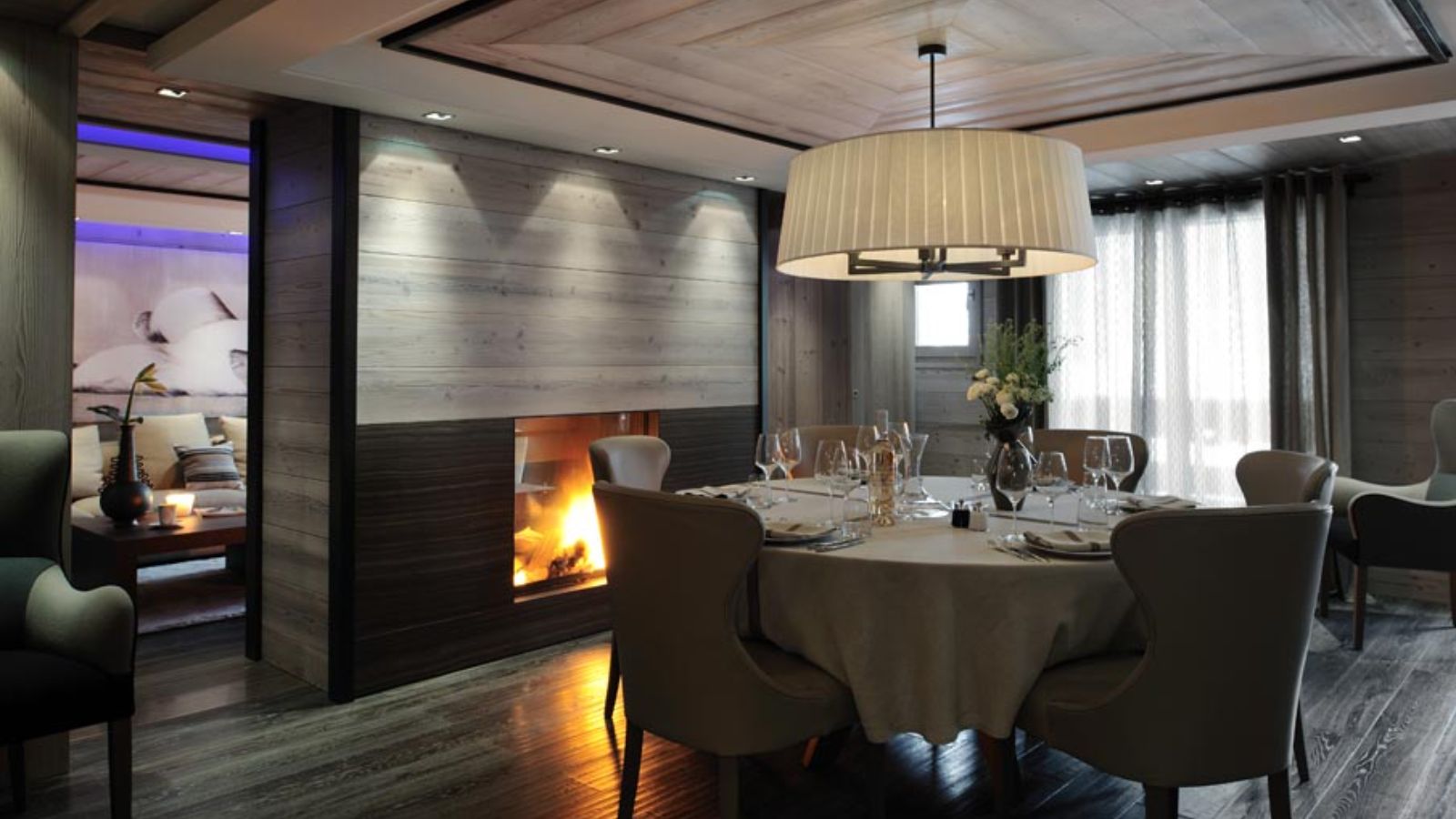 luxury-ski-chalets-courchevel-1850-beryl-apartment-oxford-ski-dining (1).jpg