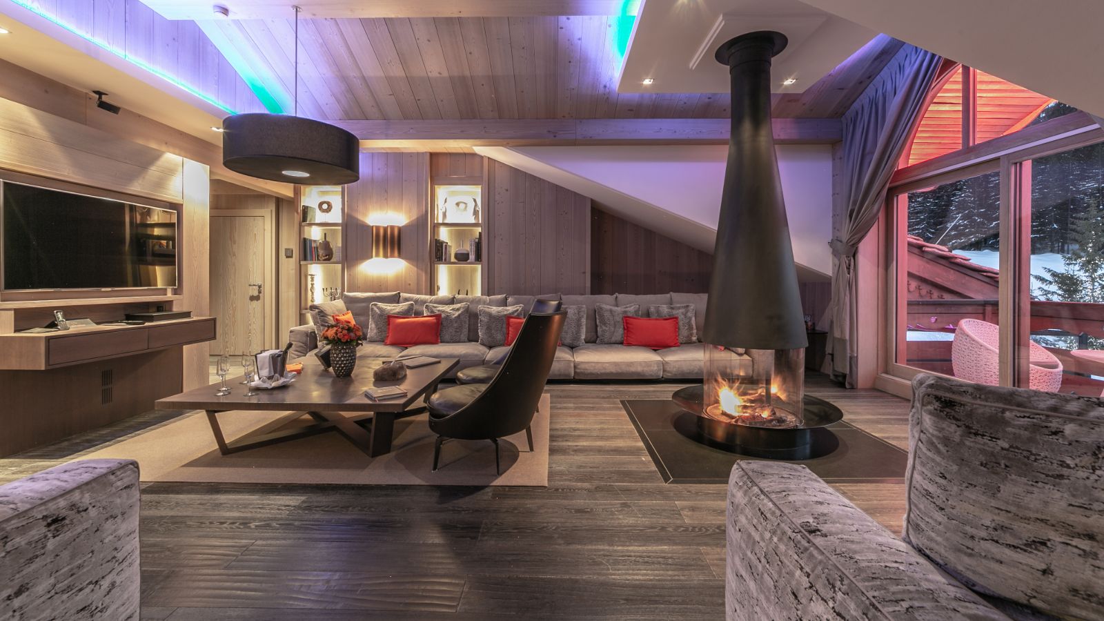 Luxury-ski-chalets-courchevel-1850-emerald-aprtment-oxford-ski-living-room (1).jpg