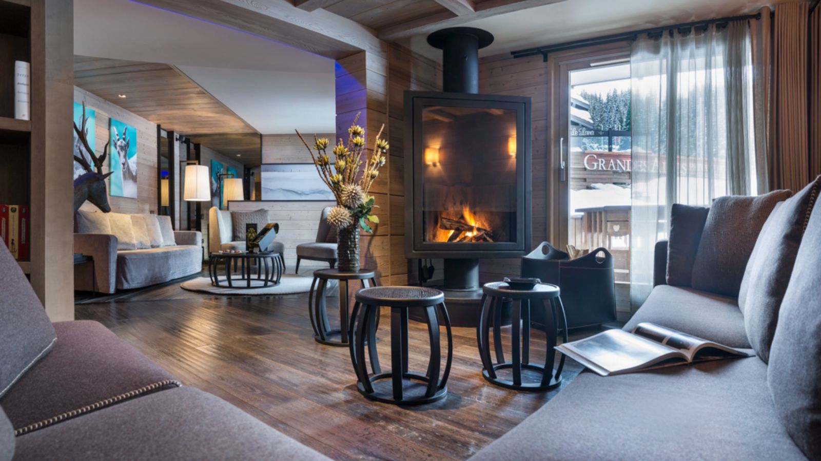 luxury-ski-chalets-courchevel-1850-garnet-apartment-oxford-ski-living (2).jpg