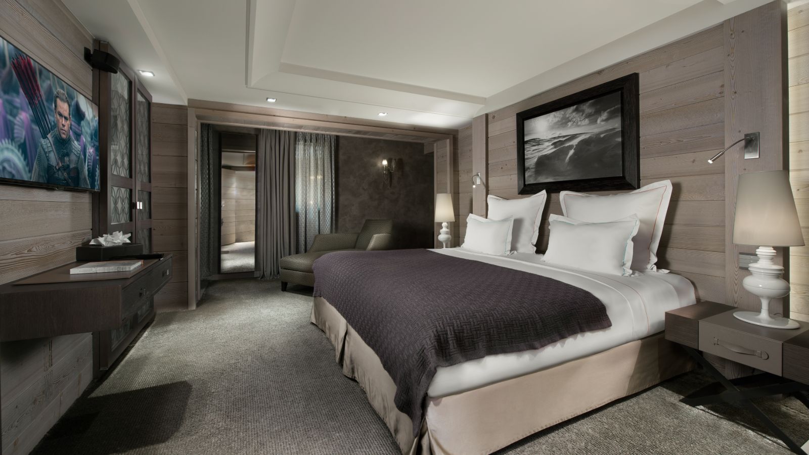 luxury-ski-chalets-courchevel-1850-apartment-jade-oxford-ski-bedroom (4).jpg