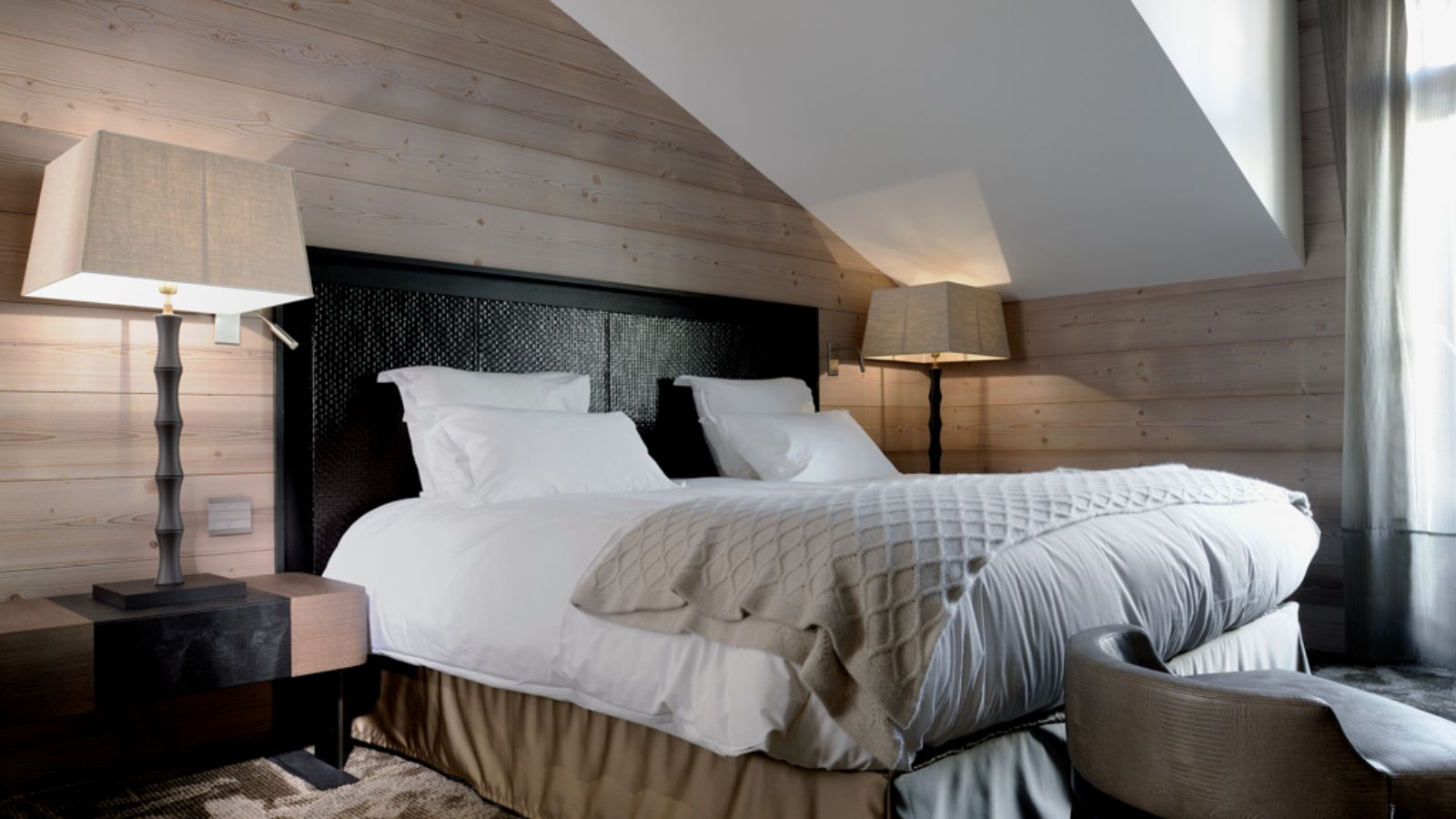 luxury-ski-chalets-courchevel-1850-apartment-onyx-oxford-ski (1).jpg