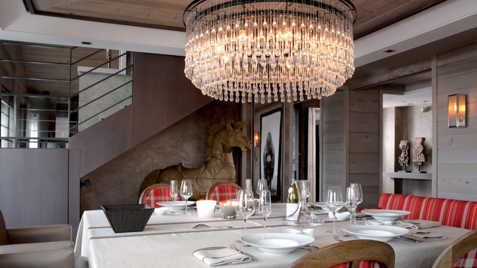 luxury-ski-chalets-courchevel-1850-ruby-apartment-oxford-ski-dining (2).jpg