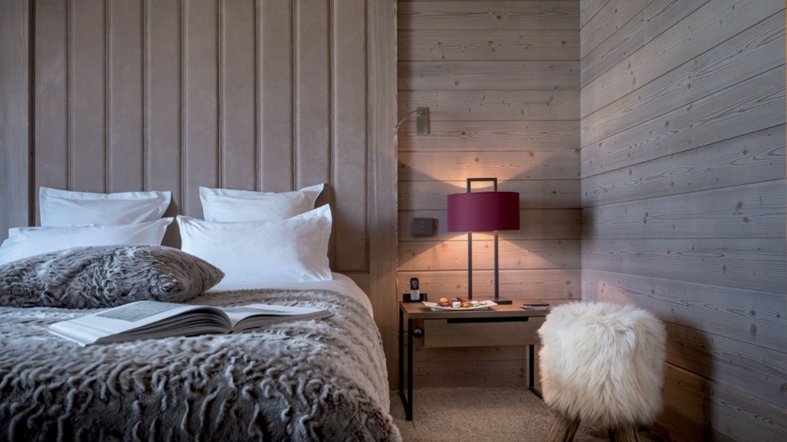 luxury-ski-chalets-courchevel 1850-apartment-serpentine-oxford-ski-bathroom (5).jpg