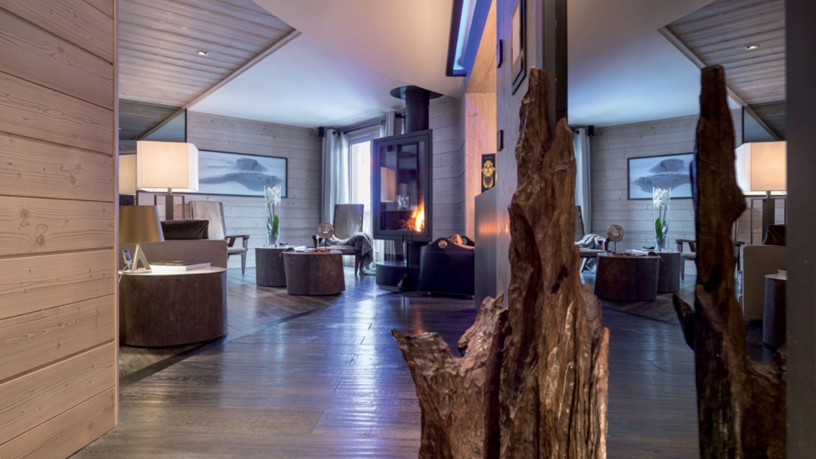 luxury-ski-chalets-courchevel 1850-apartment-serpentine-oxford-ski-living-room (3).jpg
