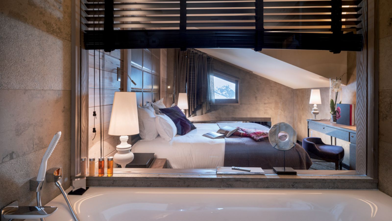 luxury-ski-chalets-courchevel 1850-apartment-serpentine-oxford-ski-bathroom (7).jpg