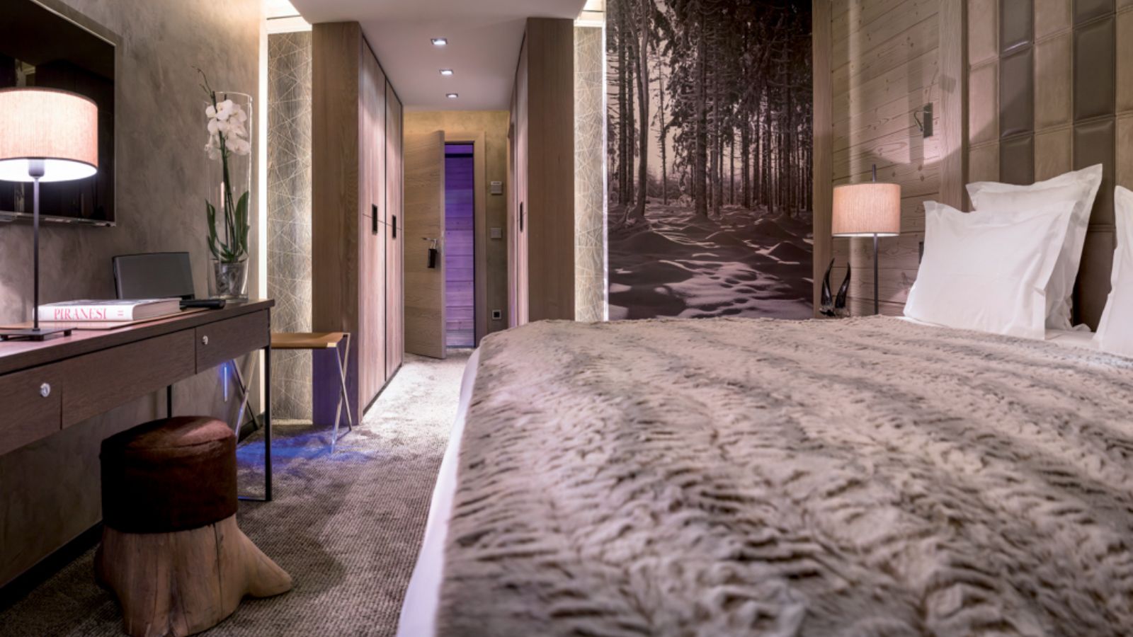 luxury-ski-chalets-courchevel 1850-apartment-serpentine-oxford-ski-bathroom (4).jpg