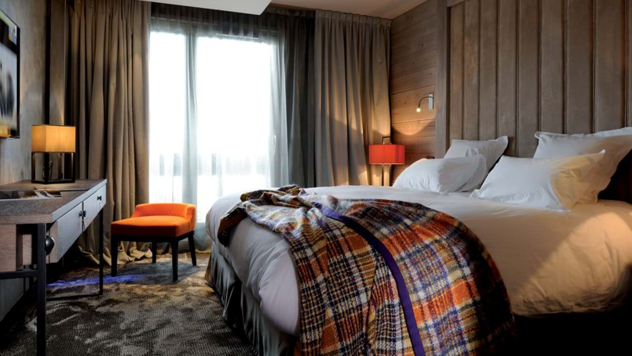 luxury-ski-chalets-courchevel-1850-apartment-topaz-oxford-ski-bedroom (2).jpg