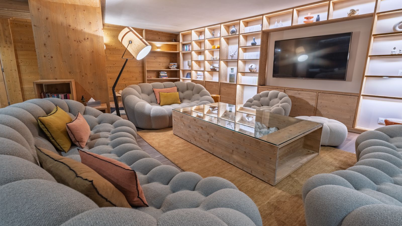 luxury-ski-chalets-meribel-chalet-tyrosolios-oxford-ski (14).jpg