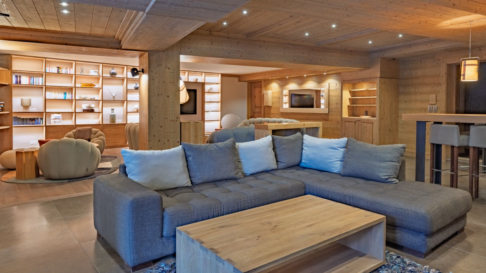 luxury-ski-chalets-meribel-chalet-tyrosolios-oxford-ski (3).jpg
