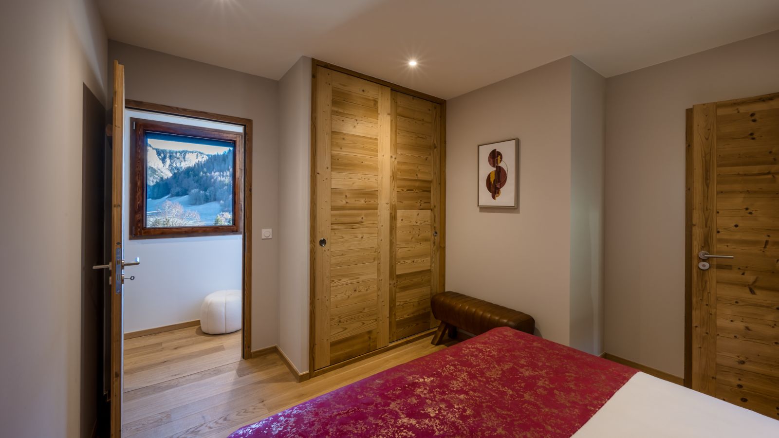 Luxury-Ski-Chalet-Morzine-Chalet-Tournesol-Oxford-Ski-Bedroom (2).jpg