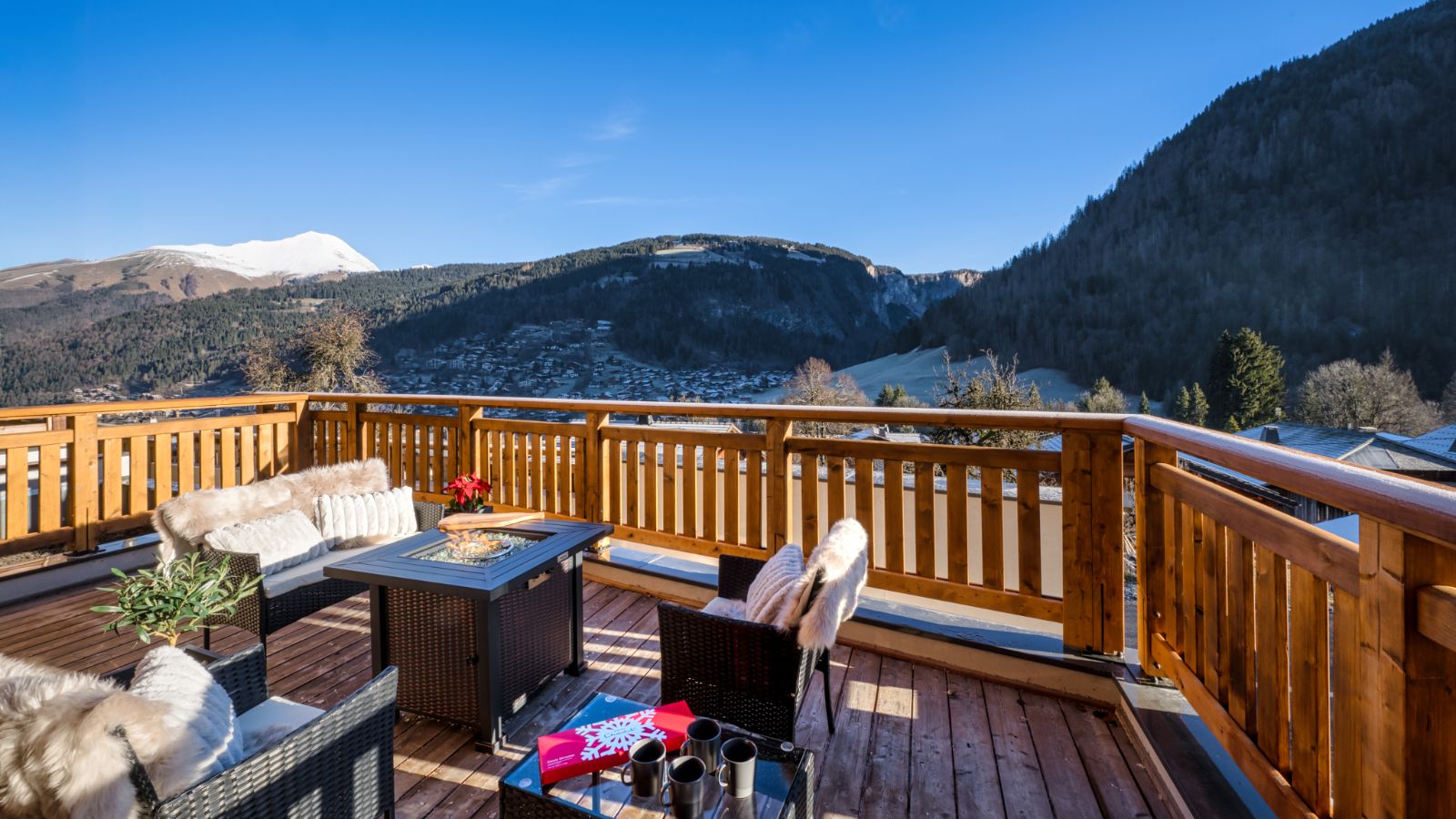 Luxury-Ski-Chalet-Morzine-Chalet-Tournesol-Oxford-Ski-Terrace3.jpg