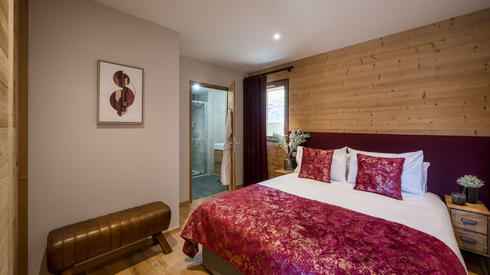 Luxury-Ski-Chalet-Morzine-Chalet-Tournesol-Oxford-Ski-Bedroom (1).jpg