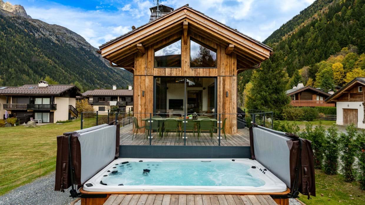 Luxury-Ski-Chalet-Chamonix-Cotes-Lavancher-Oxford-Ski-Hot-Tub.jpg