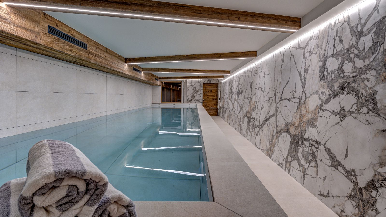 Luxury-Ski-Chalet-Chamonix-Cotes-Lavancher-Oxford-Ski-Pool.jpg