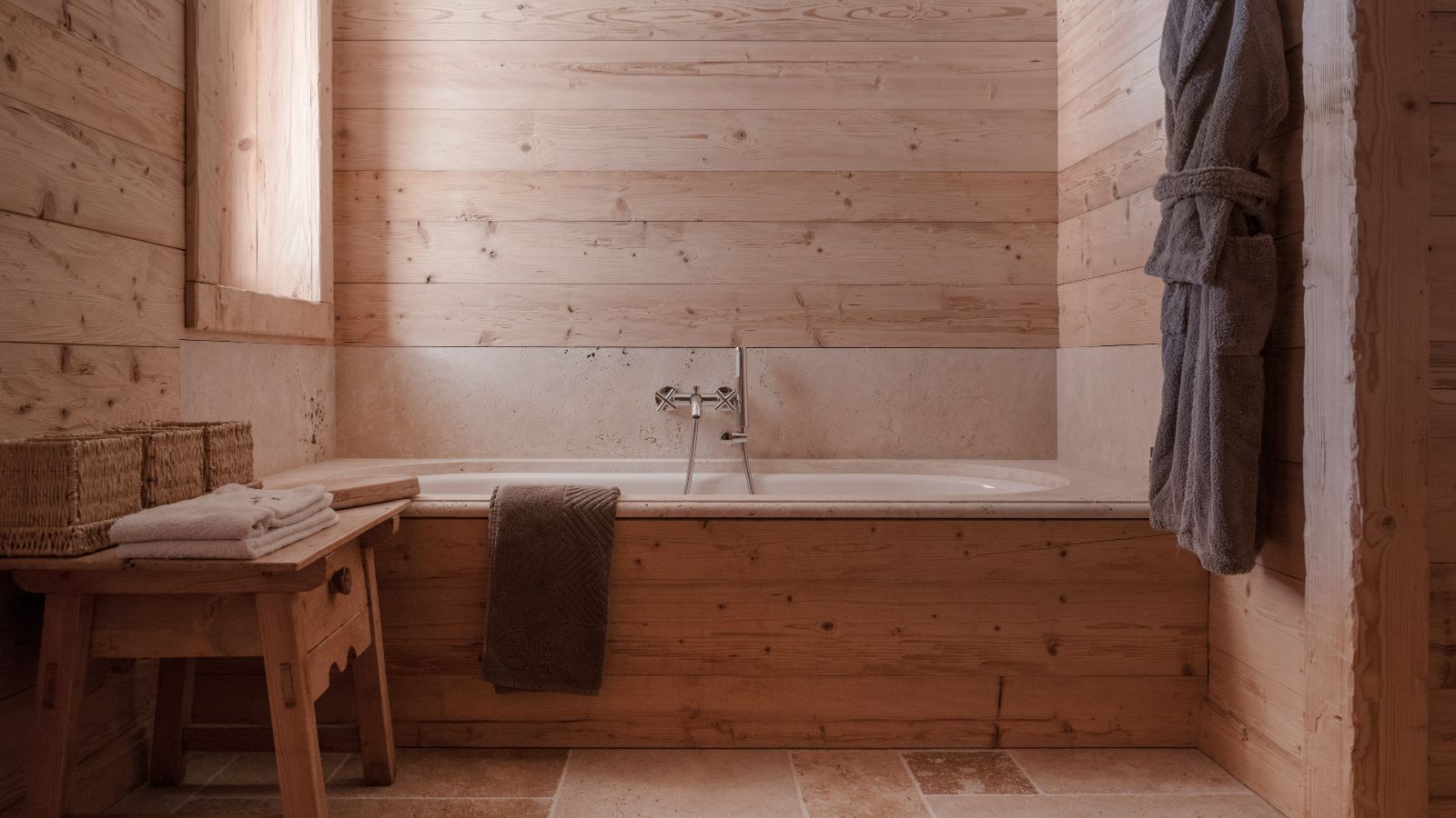 Luxury-Ski-Chalet-Meribel-Lodge SHL-Oxford-Ski-Bathroom.jpg