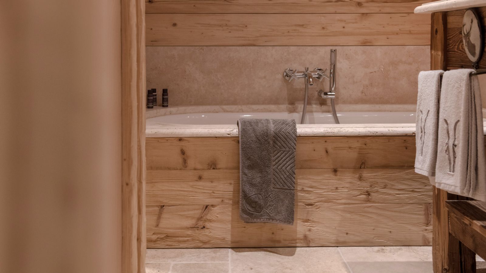 Luxury-Ski-Chalet-Meribel-Lodge SHL-Oxford-Ski-Bathroom2.jpg