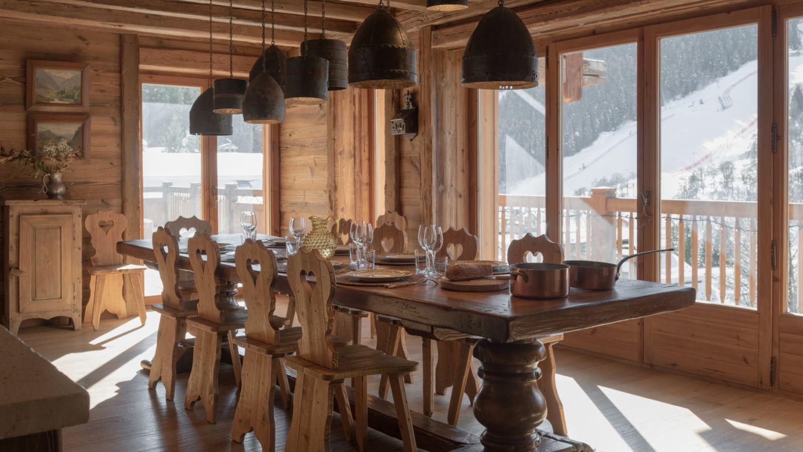 Luxury-Ski-Chalet-Meribel-Lodge SHL-Oxford-Ski-Dining.jpg