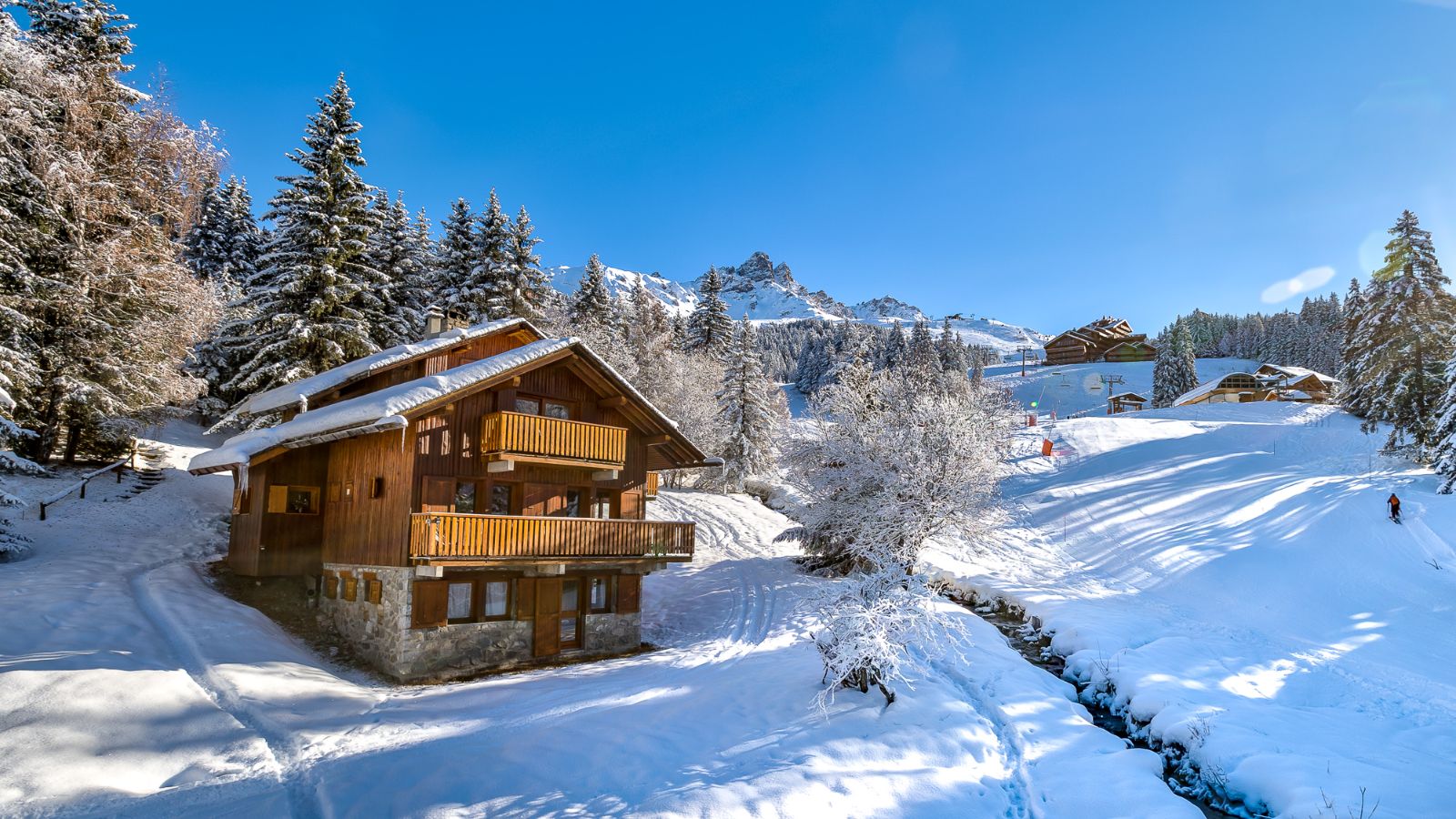 Luxury-ski-chalet-meribel-chalet-veronica-oxford-ski-exterior (2).jpg