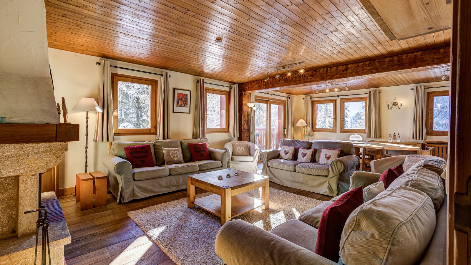 Luxury-ski-chalet-meribel-chalet-veronica-oxford-ski-living room.jpg