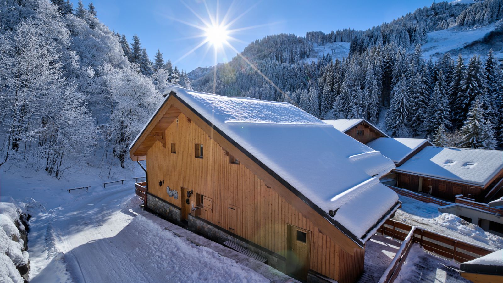 Luxury-ski-chalet-meribel-chalet-quatre meules-oxford-ski-exterior.jpg
