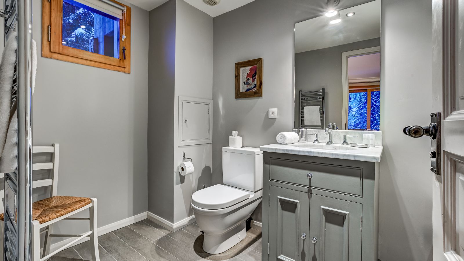 Luxury-ski-chalet-meribel-chalet-pasarale-oxford-ski-bathroom (2).jpg