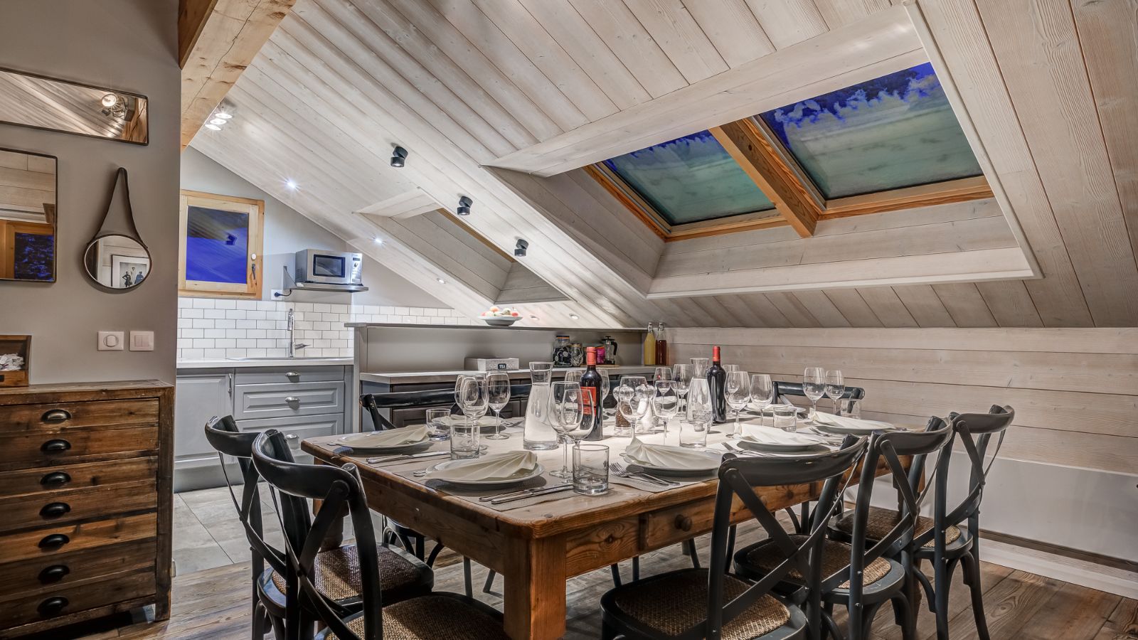 Luxury-ski-chalet-meribel-chalet-pasarale-oxford-ski-dining.jpg