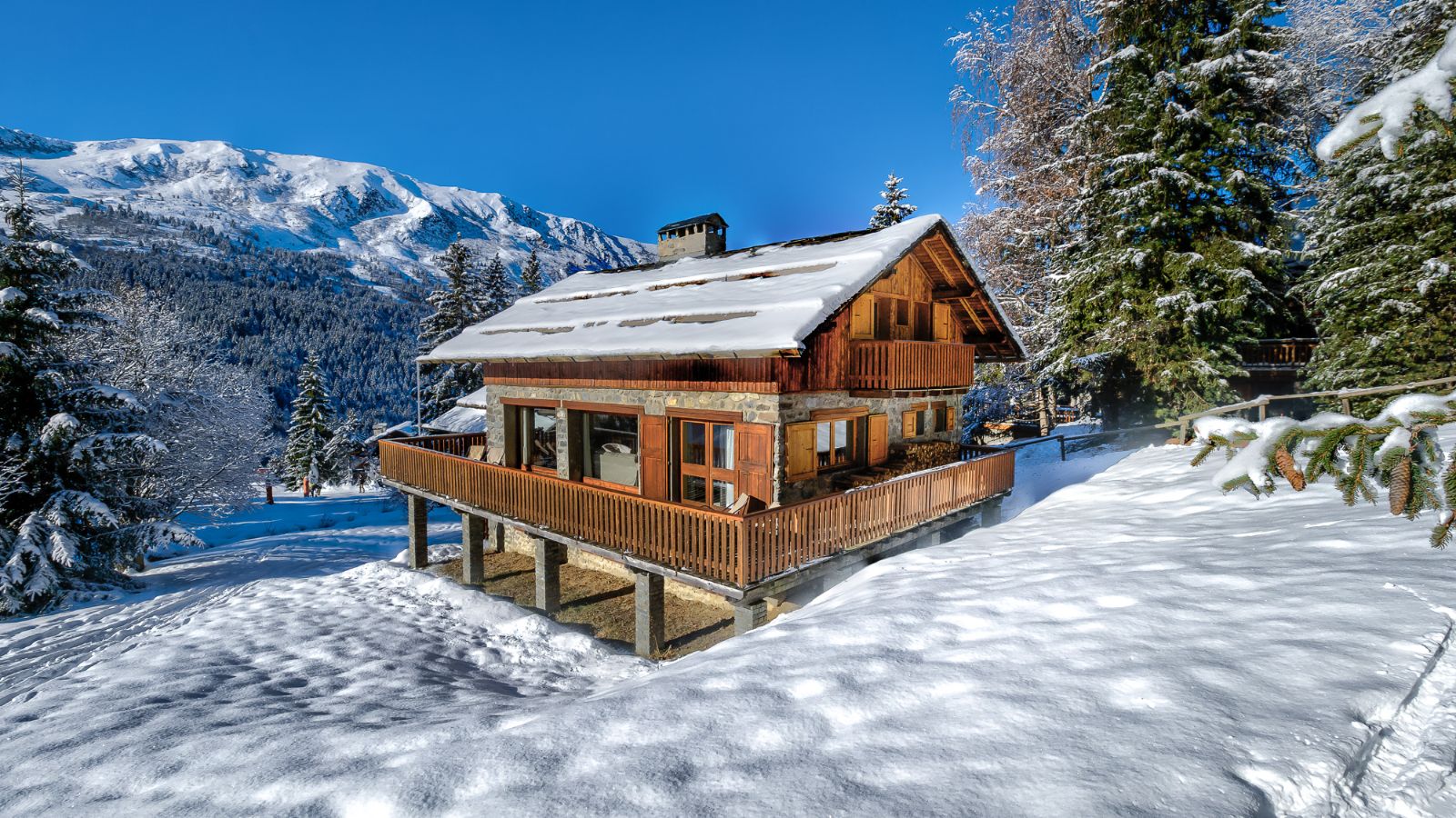 Luxury-ski-chalet-meribel-chalet-cecilia-oxford-ski-exterior (2).jpg