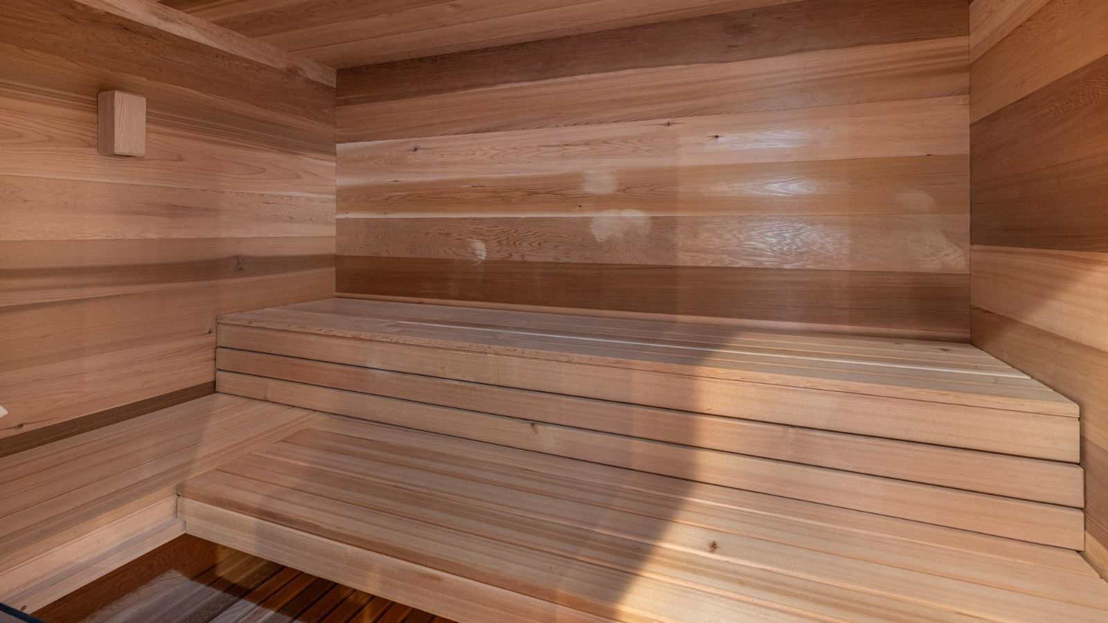 Luxury-Ski-Chalet-Megeve-Combe-Loup-3-Oxford-Ski-Sauna.jpg